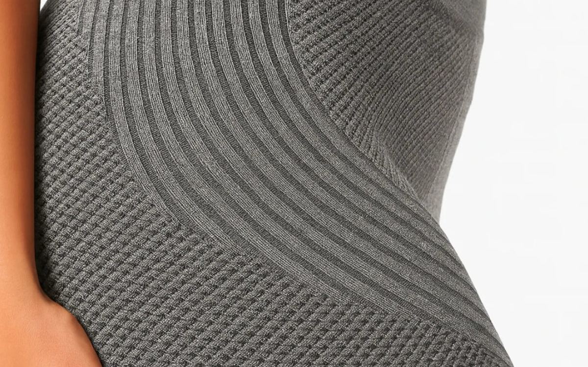 Les deux leggings 3D comparés, relevés le 28 août 2026 sur les sites des deux marques.